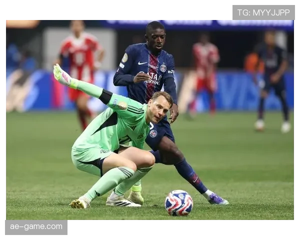 巴黎圣日耳曼边路进攻被看穿，战术单一问题逐步反映